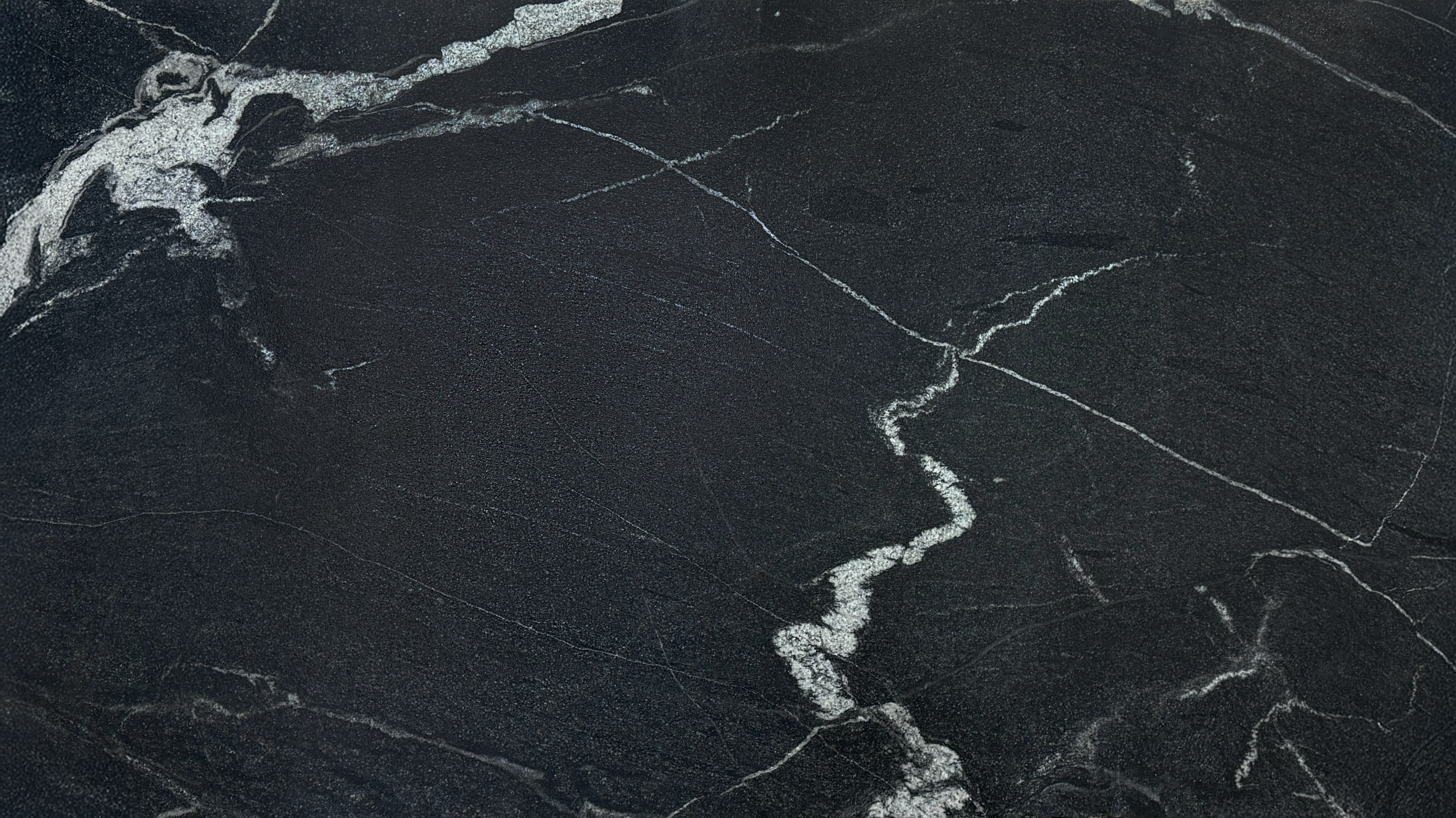 Mystic Silver Gray Granite scene 1